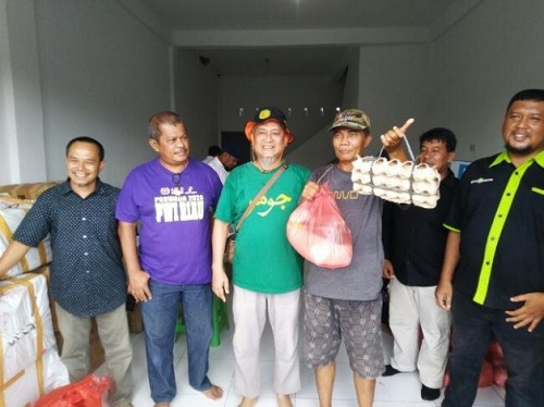 RCI Bersama PWI dan SMSI Riau Tanggap Bencana Serahkan Sembako kepada Warga Terdampak Covid-19 